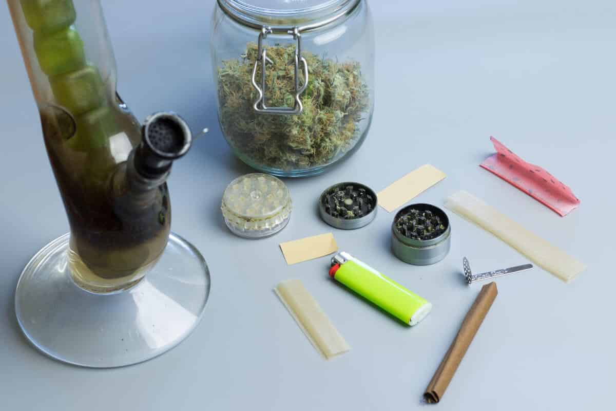 10 Weed Accessories Every Stoner Must Have
